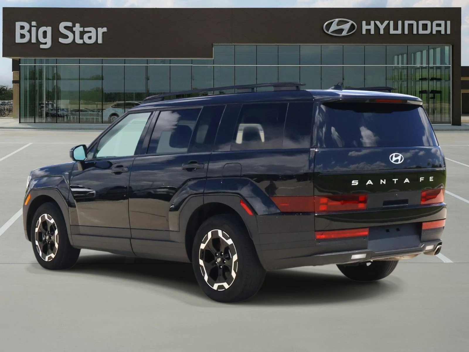 Used 2025 Phantom Black Hyundai SEL image 3