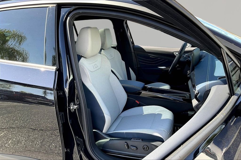 New 2026 Black Volkswagen Pro S image 30