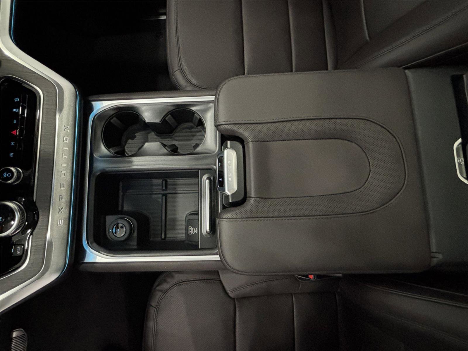 New 2026 Dark Matter Gray Metallic Ford MAX Platinum® image 31