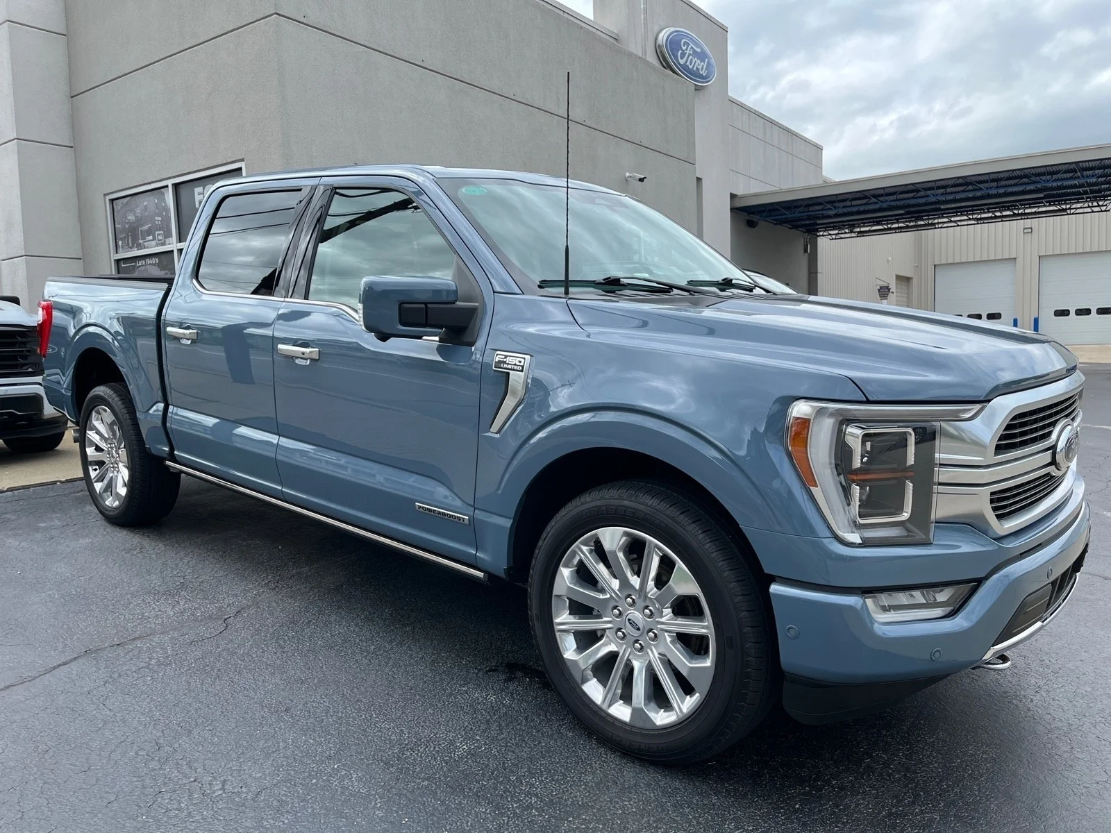 2023 Ford F-150 Limited 4x4 SuperCrew 5-1/2 Box's photo