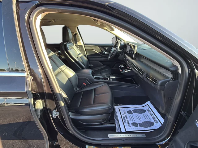 Used 2023 Black Lincoln Standard image 24