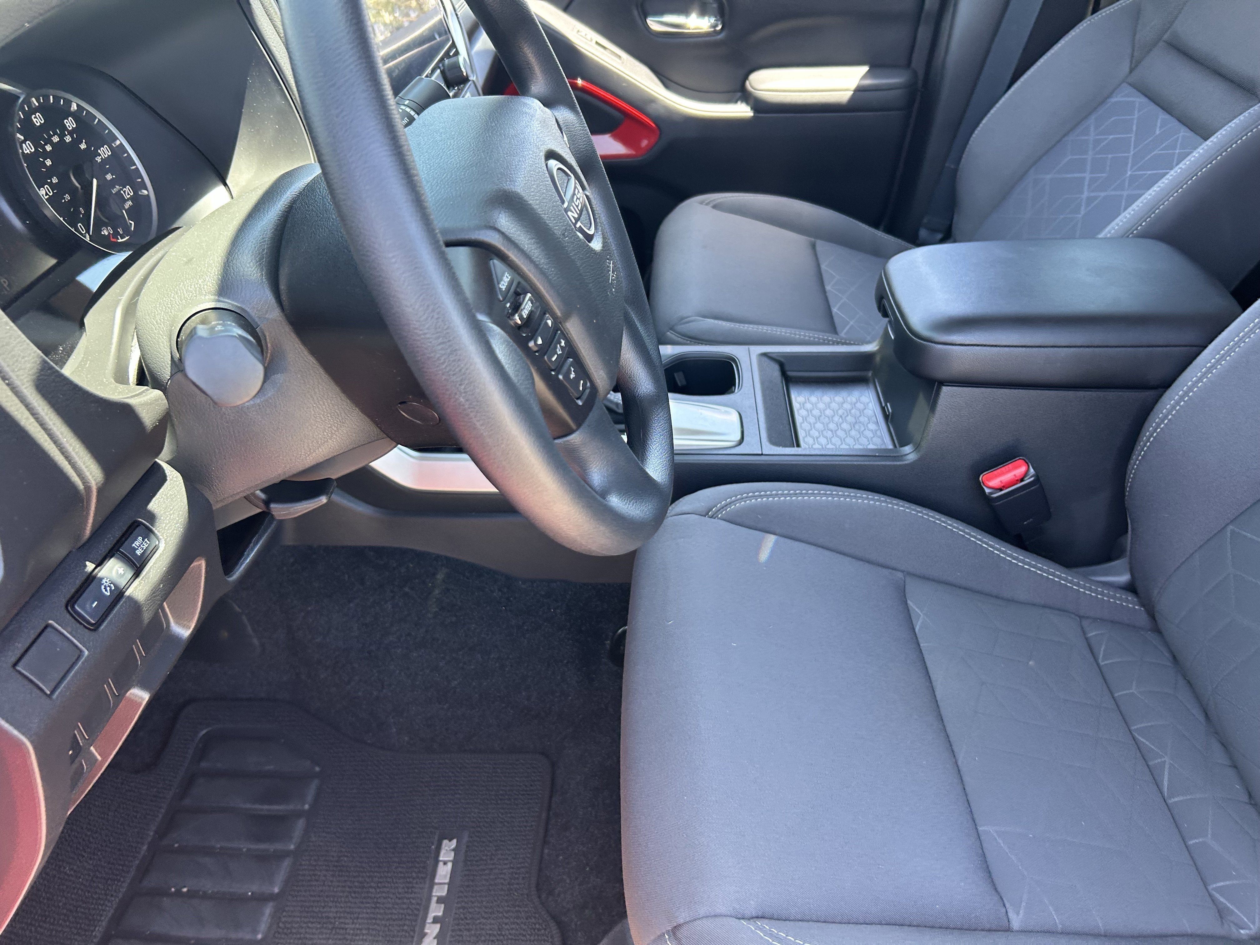 2025 Nissan Frontier SV - Photo 26