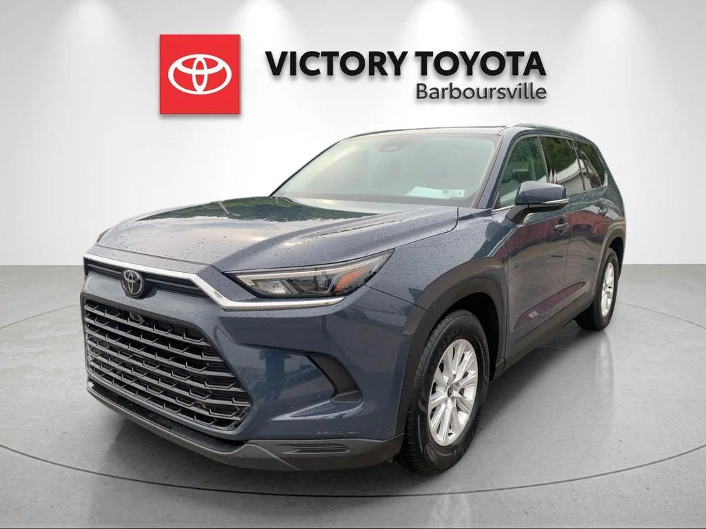 Used 2024 White Toyota XLE image 1