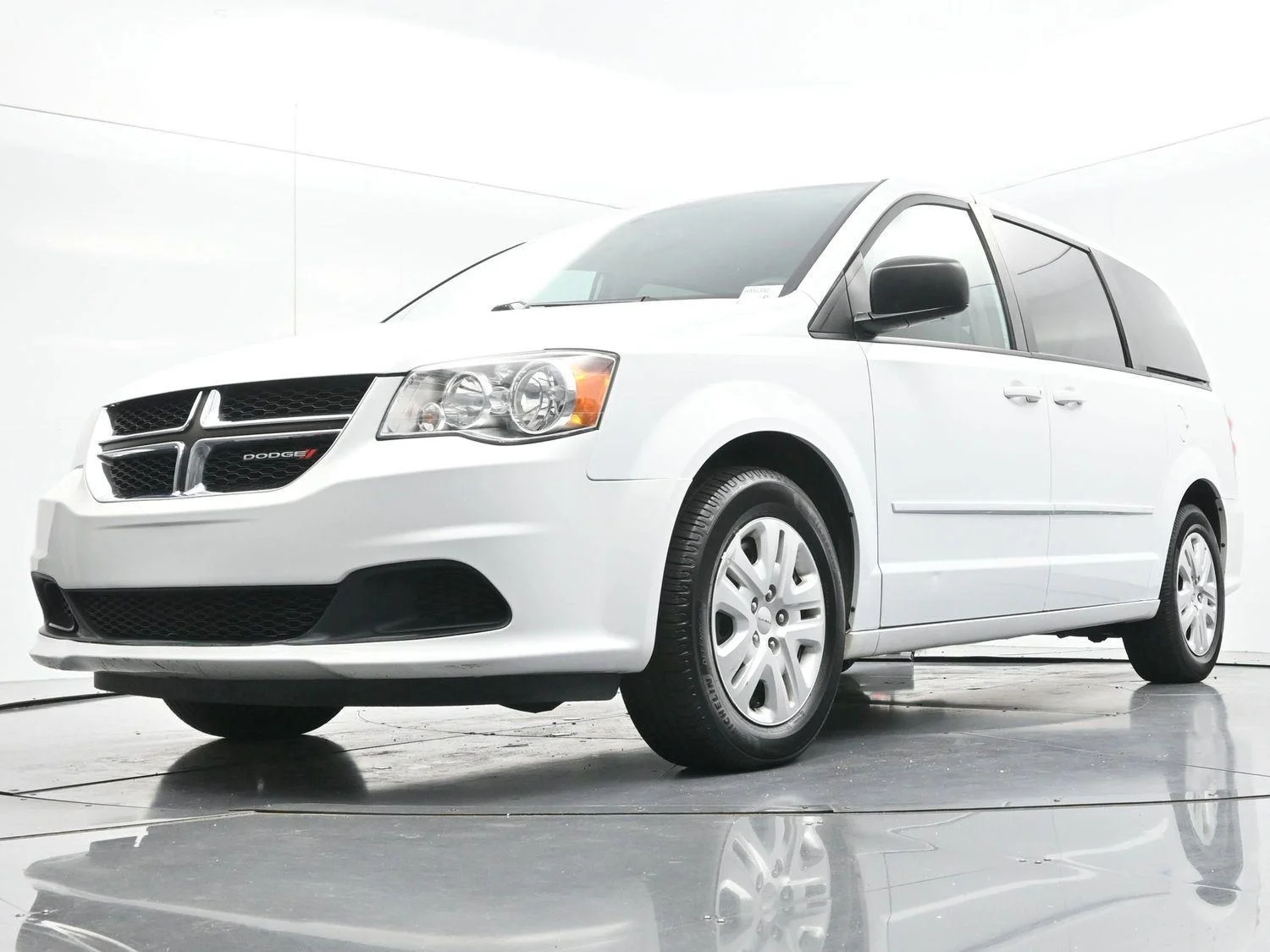 Used 2017 White Knuckle Clearcoat Dodge SE image 36