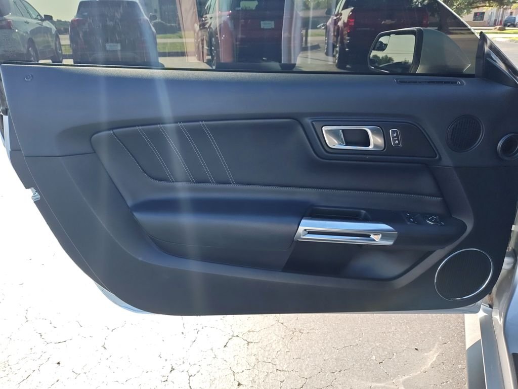 Used 2019 Silver Ford GT Premium image 12