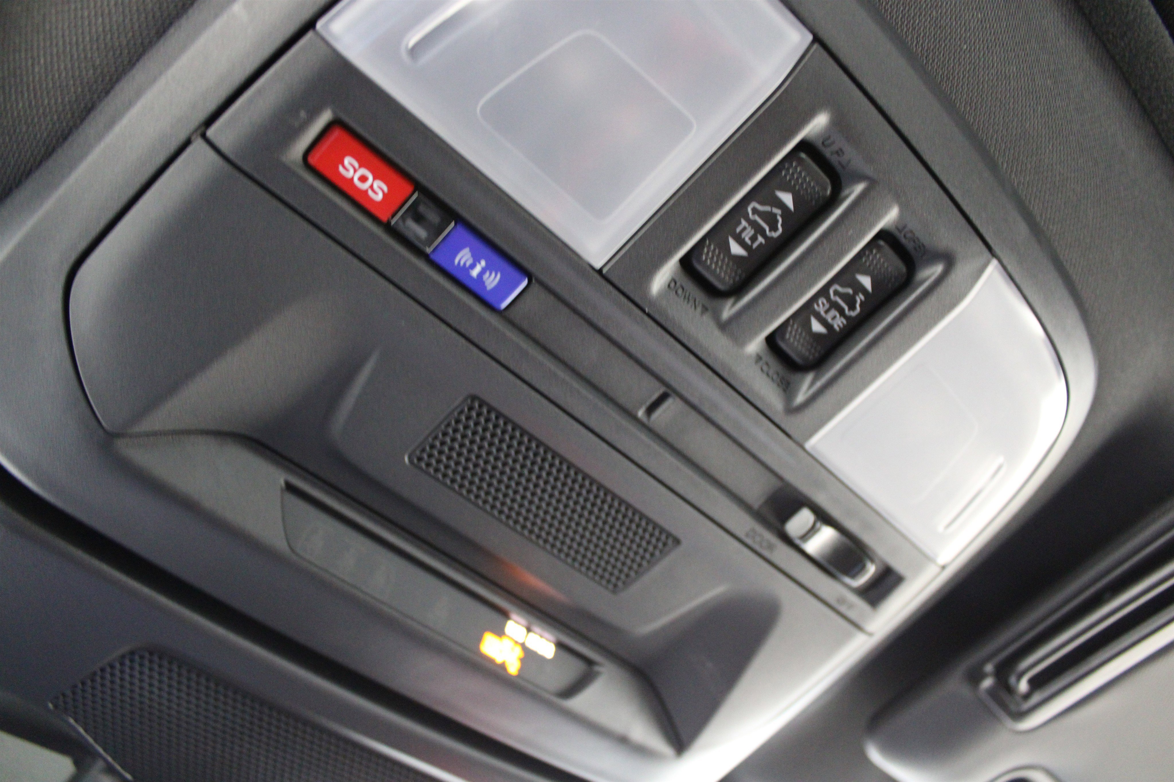 Used 2025 Ice Silver Metallic Subaru RS image 18