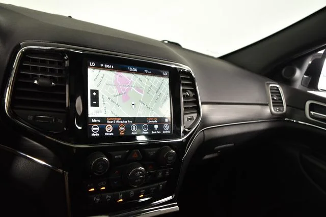 Used 2020 Gray Jeep Limited image 34