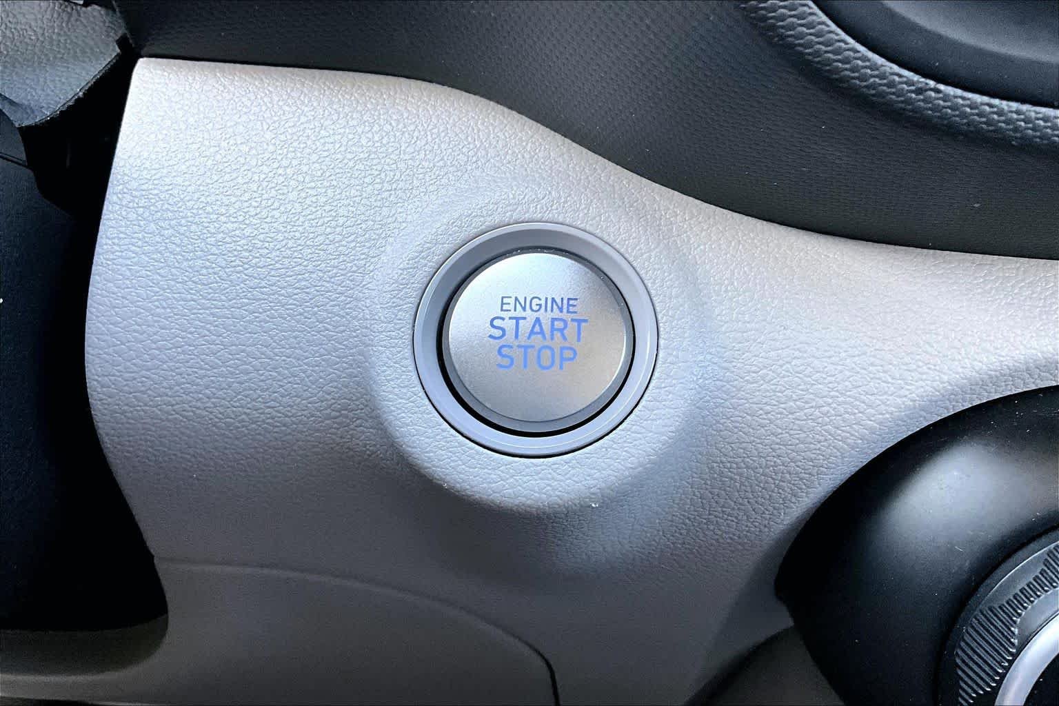 2025 Hyundai Venue SEL - Photo 35