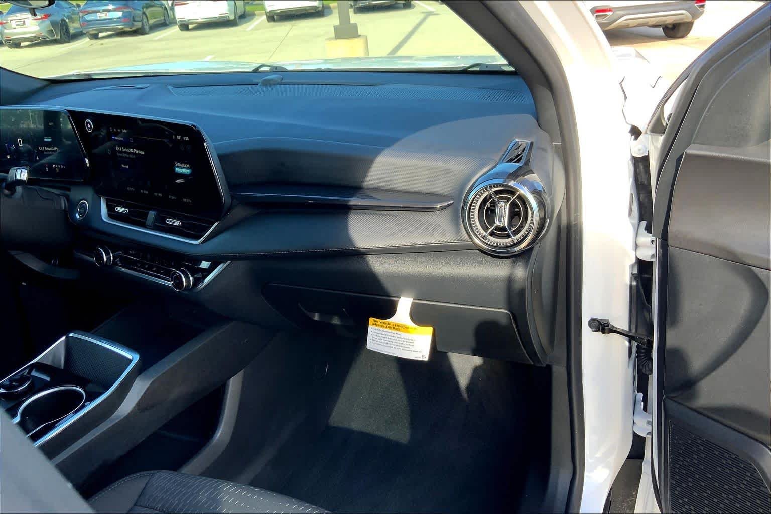 Used 2026 Summit White Chevrolet FWD LT image 16