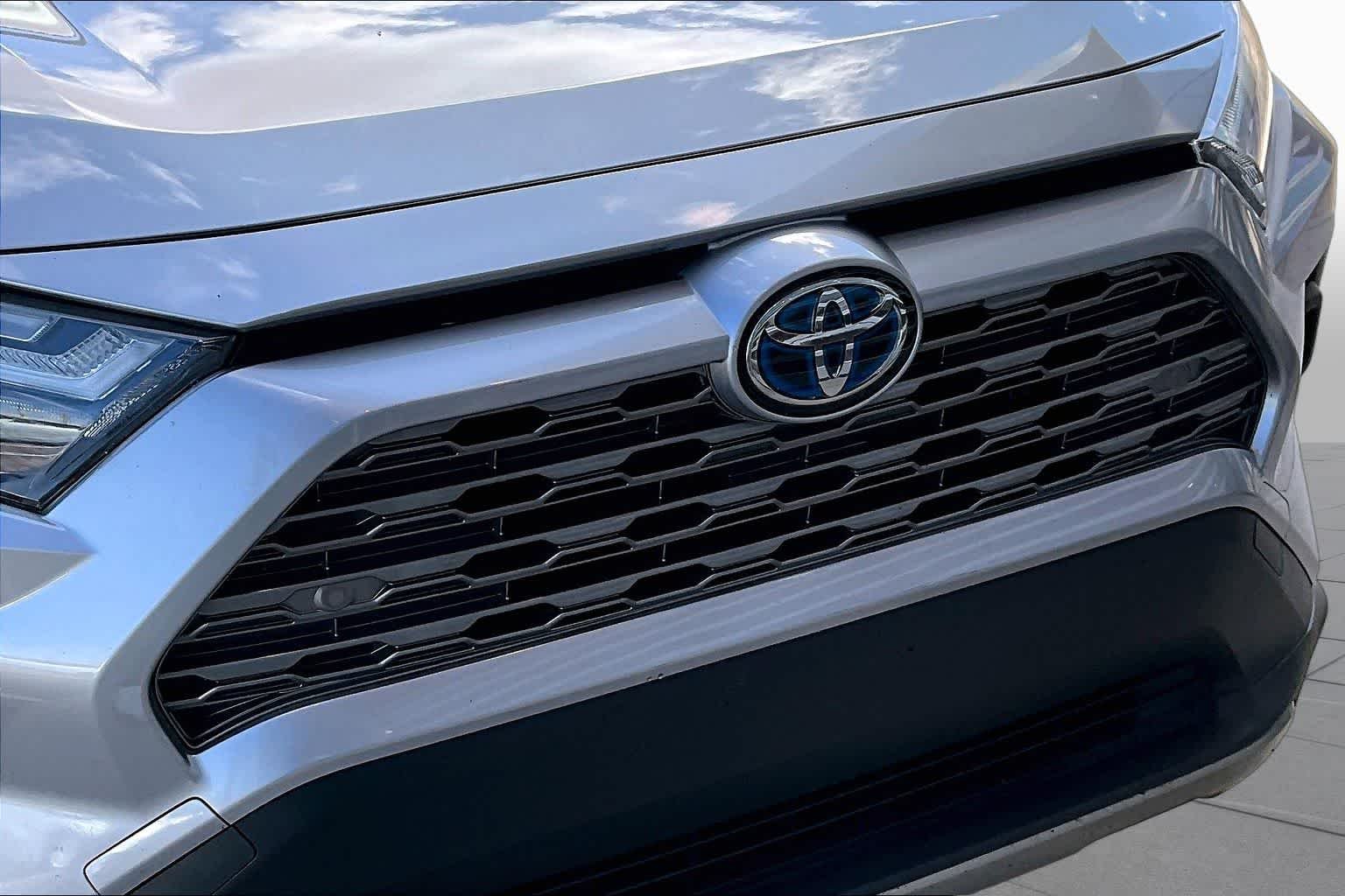 Used 2023 Silver Sky Metallic Toyota Hybrid Limited image 30