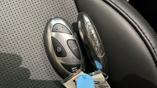 Used 2025 Atlantis Blue Hyundai Calligraphy image 9