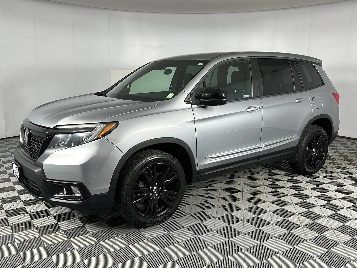 Used 2019 Lunar Silver Metallic Honda Sport image 4
