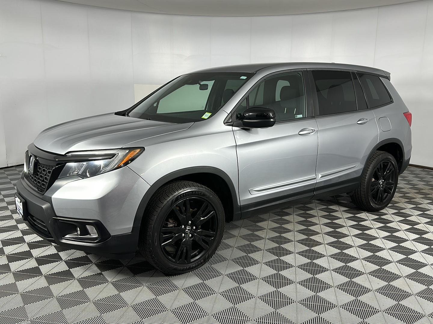 Used 2019 Lunar Silver Metallic Honda Sport image 4