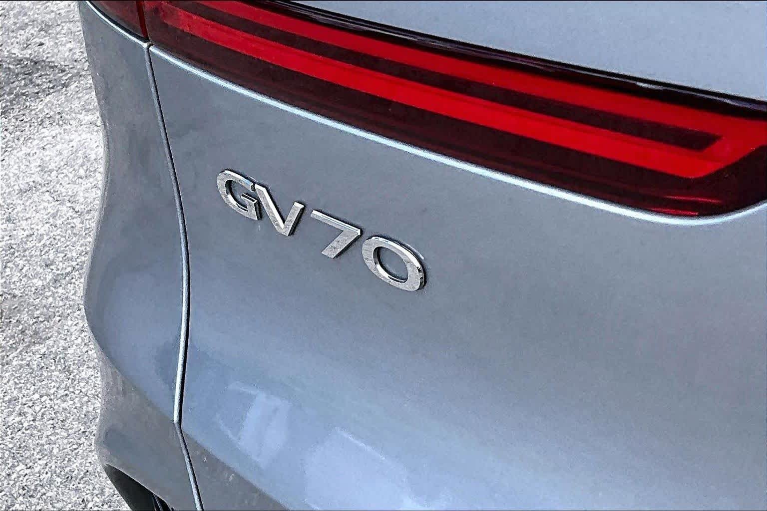 Used 2022 Savile Silver Genesis 2.5T image 10