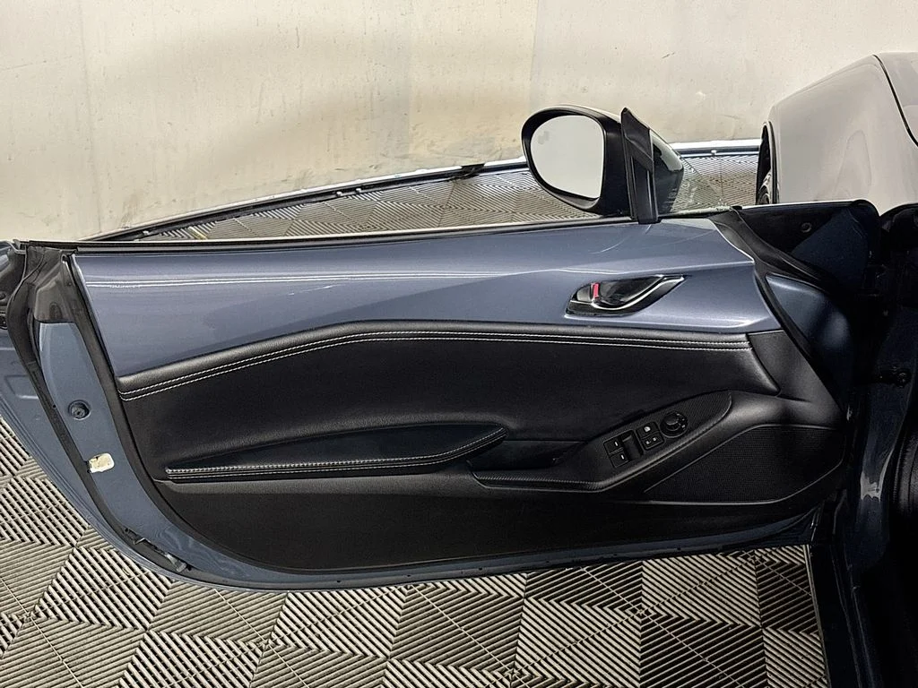 Used 2021 Gray Mazda Club image 10
