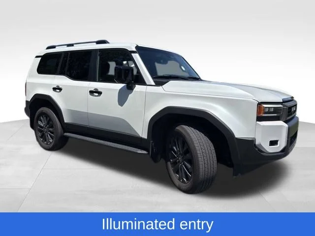 Used 2024 Wind Chill Pearl Toyota Base image 11