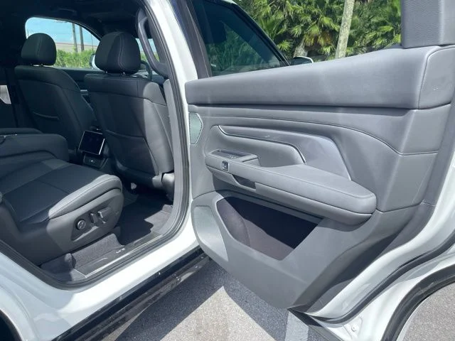 2024 VinFast VF 9 PLUS - Photo 19