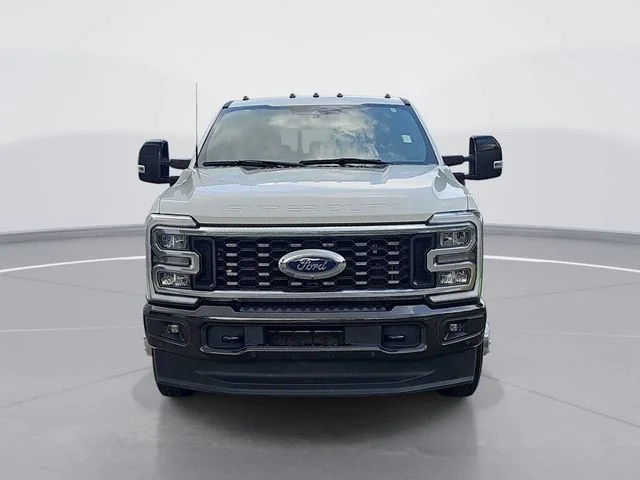 Used 2024  Ford King Ranch image 8