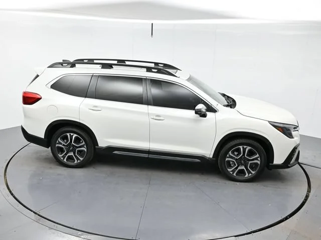 Used 2023 Crystal White Pea Subaru Limited image 42