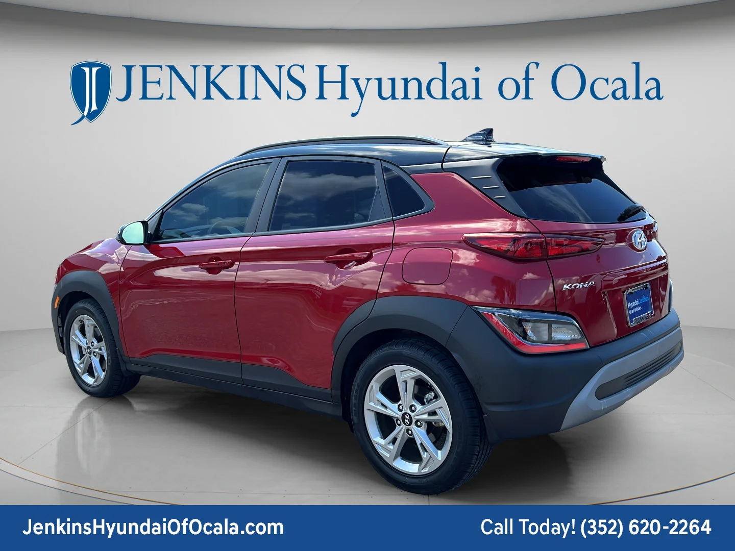 Used 2023 Pulse Red w/Black Roof Hyundai SEL image 5
