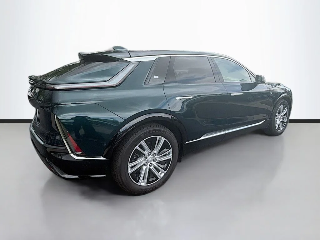 Certified Used 2024 Emerald Cadillac Tech image 5