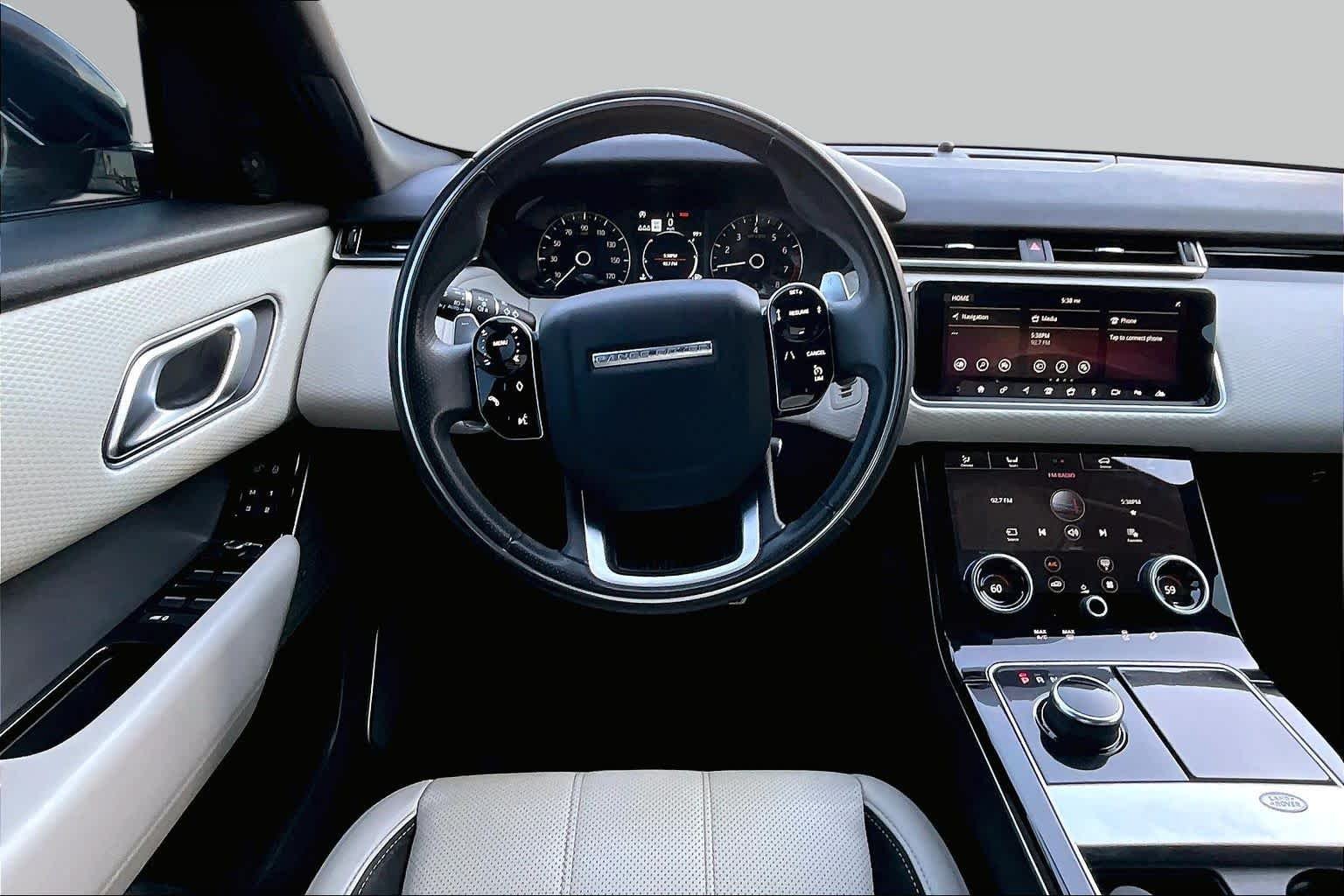 Used 2020 Narvik Black Land Rover R-Dynamic S image 5