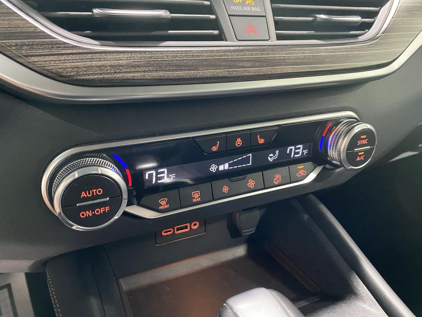Used 2019 Super Black Nissan 2.5 SL image 27