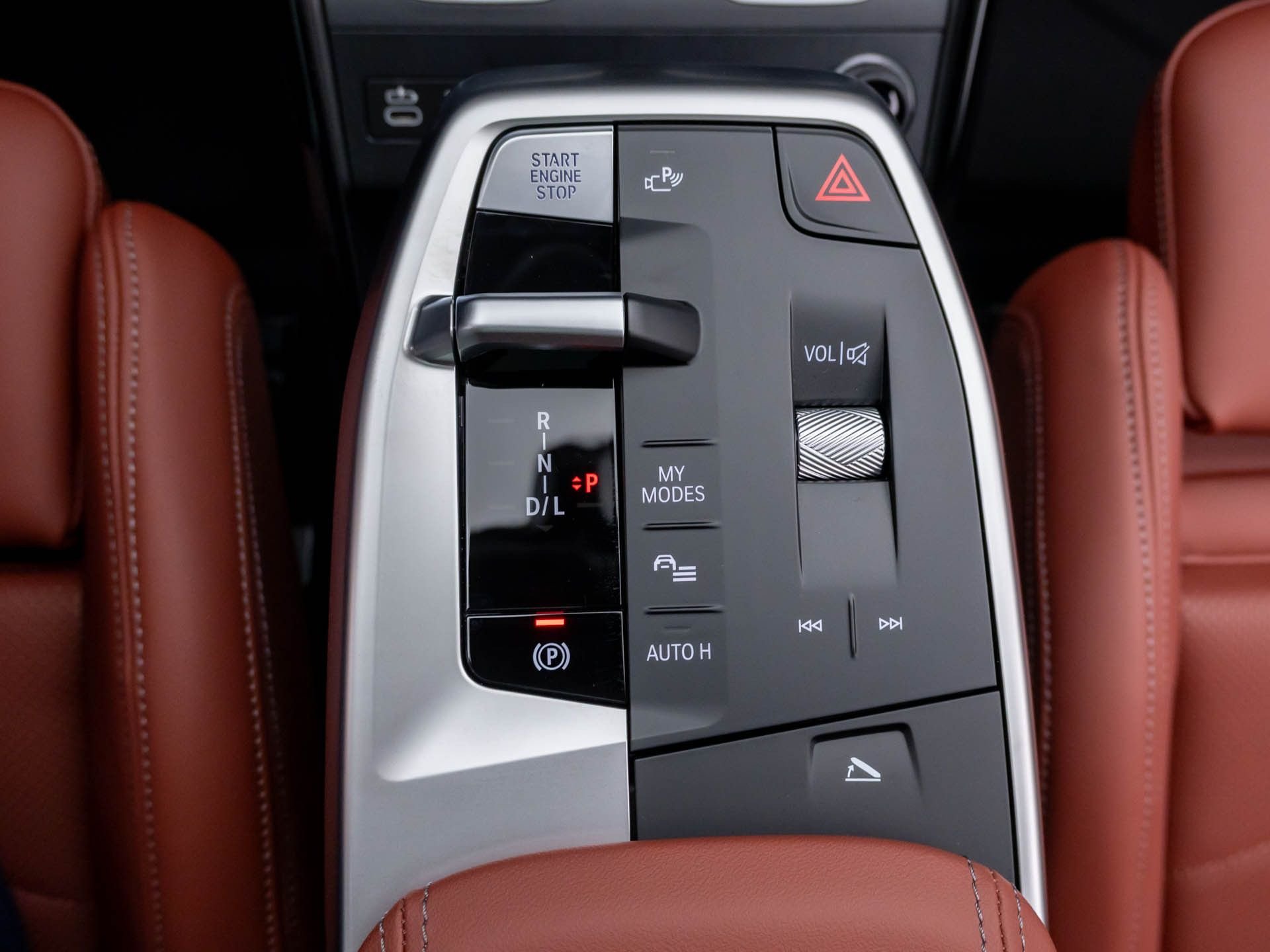 New 2026 Space Silver Metallic BMW xDrive28i image 20