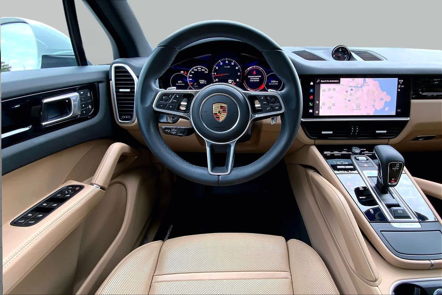 Used 2023  Porsche  image 6