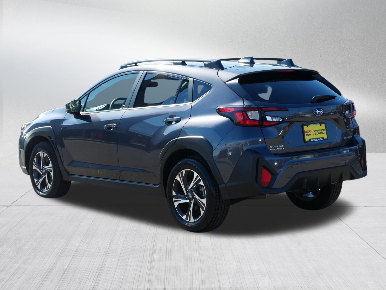 Used 2025 Magnetite Gray Metallic Subaru Premium image 5