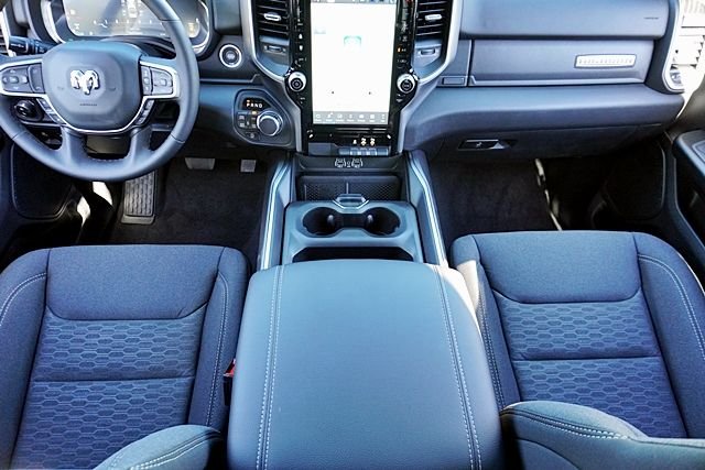 New 2026 Bright White Clear-Coat Exterior Paint RAM Big Horn Night Edition image 27