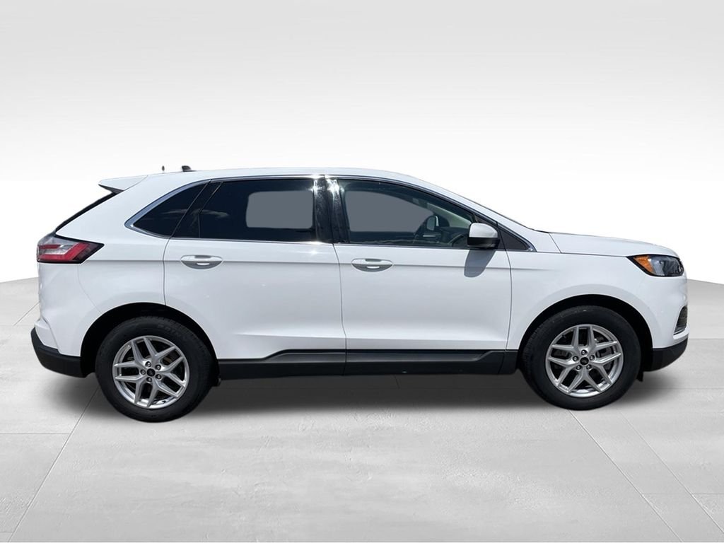 Used 2024 White Ford SEL image 24