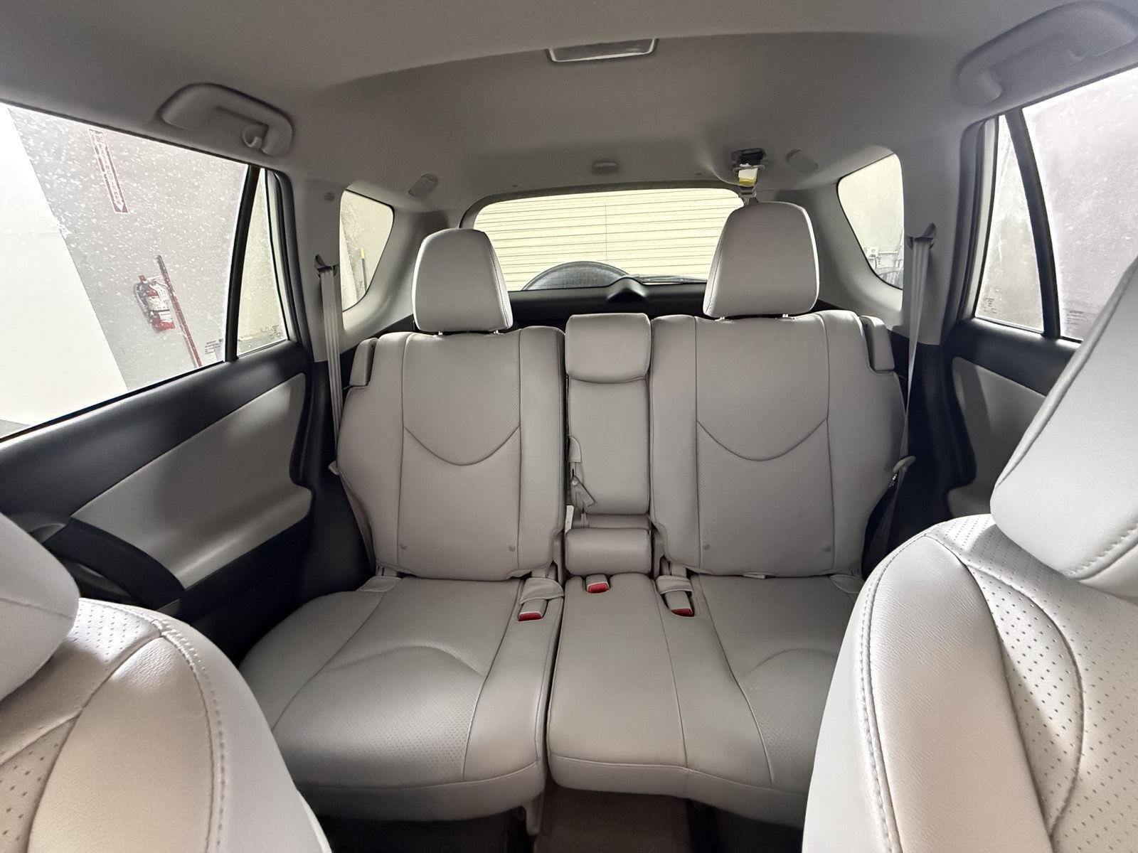 Used 2012 Classic Silver Metallic Toyota Limited image 7