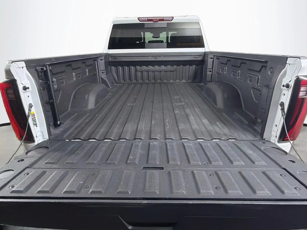 Used 2024 White Frost Tricoat GMC Denali image 24