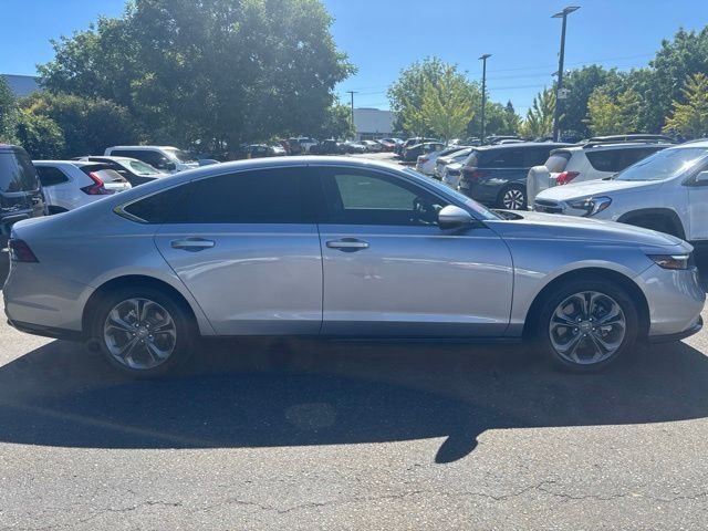 Used 2023 Silver Honda EX-L image 3