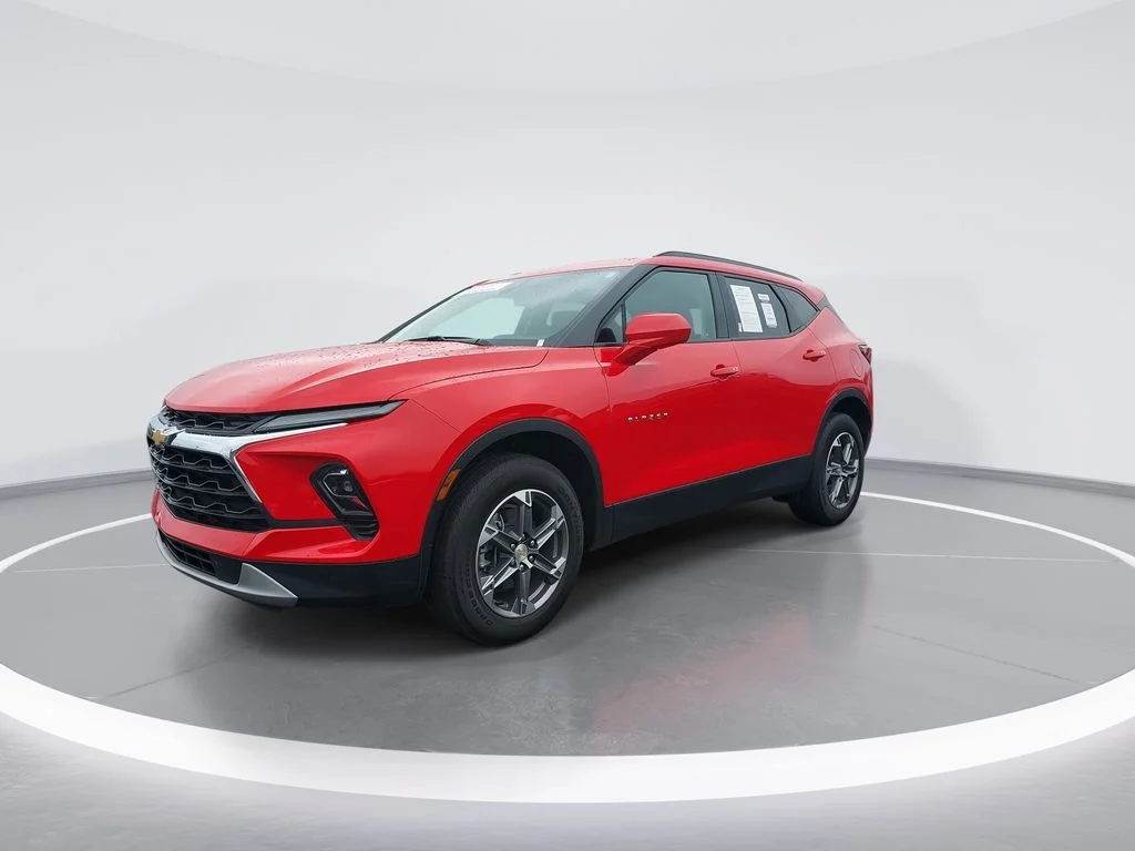 Used 2023 Red Chevrolet LT image 4