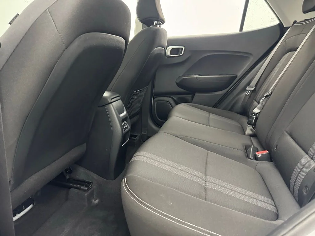 Used 2025 Lunar White Hyundai SEL image 36