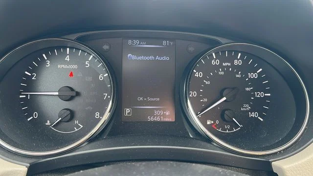 Used 2017 Blue Nissan SL image 22