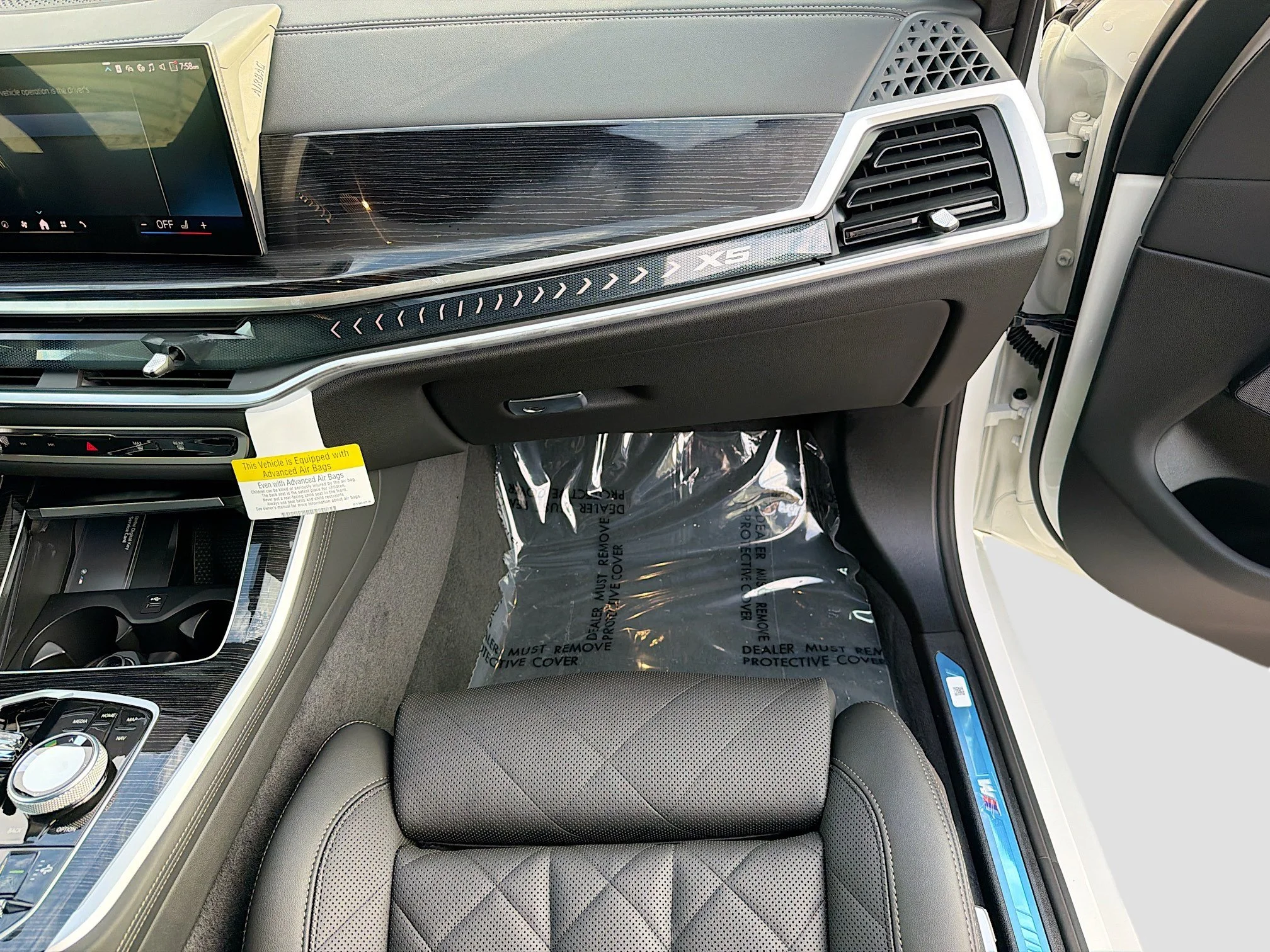 New 2026 Alpine White BMW xDrive50e image 18