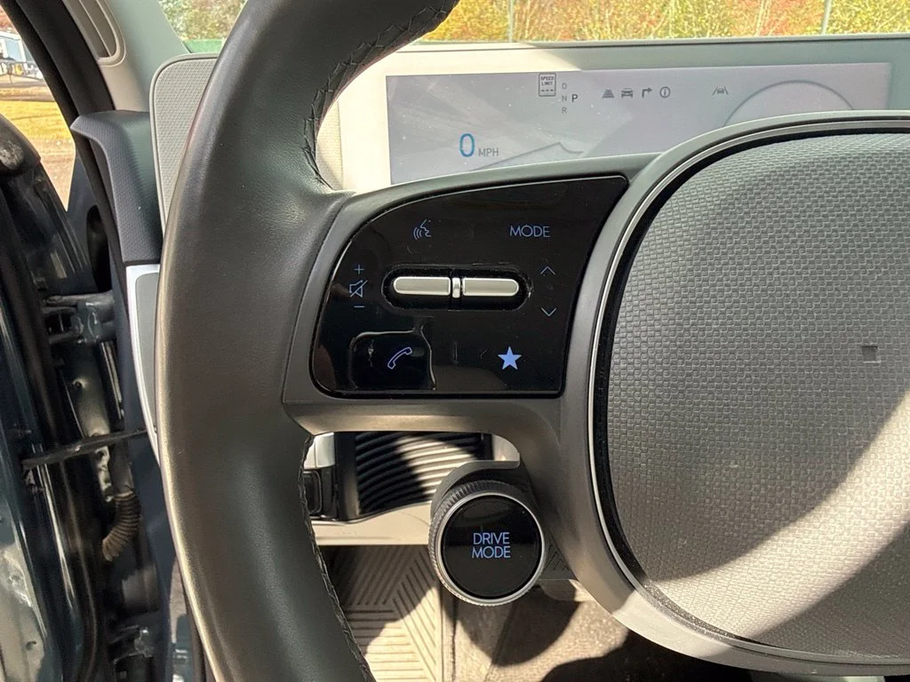 Used 2023 Digital Teal Hyundai SEL image 11
