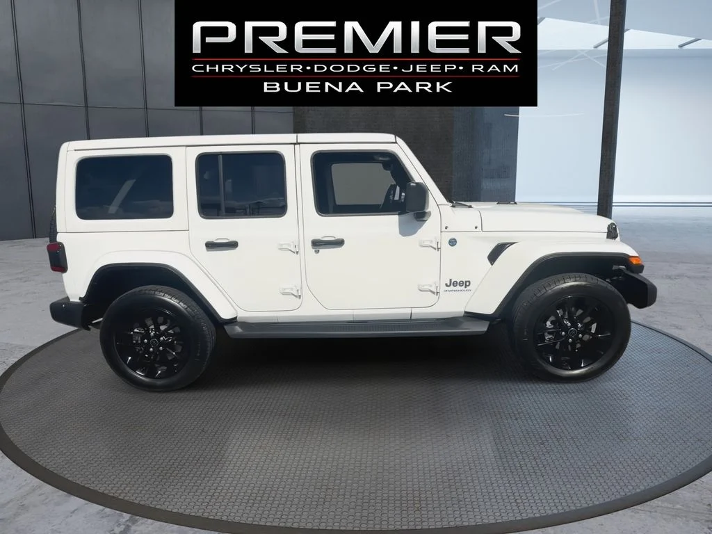 Used 2025 White Jeep Sahara 4xe image 9