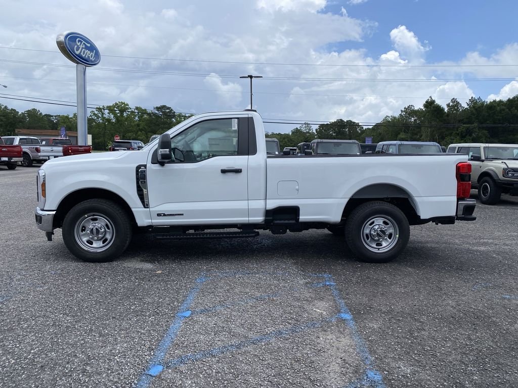 New 2025 Oxford White Ford F-350® XL image 6