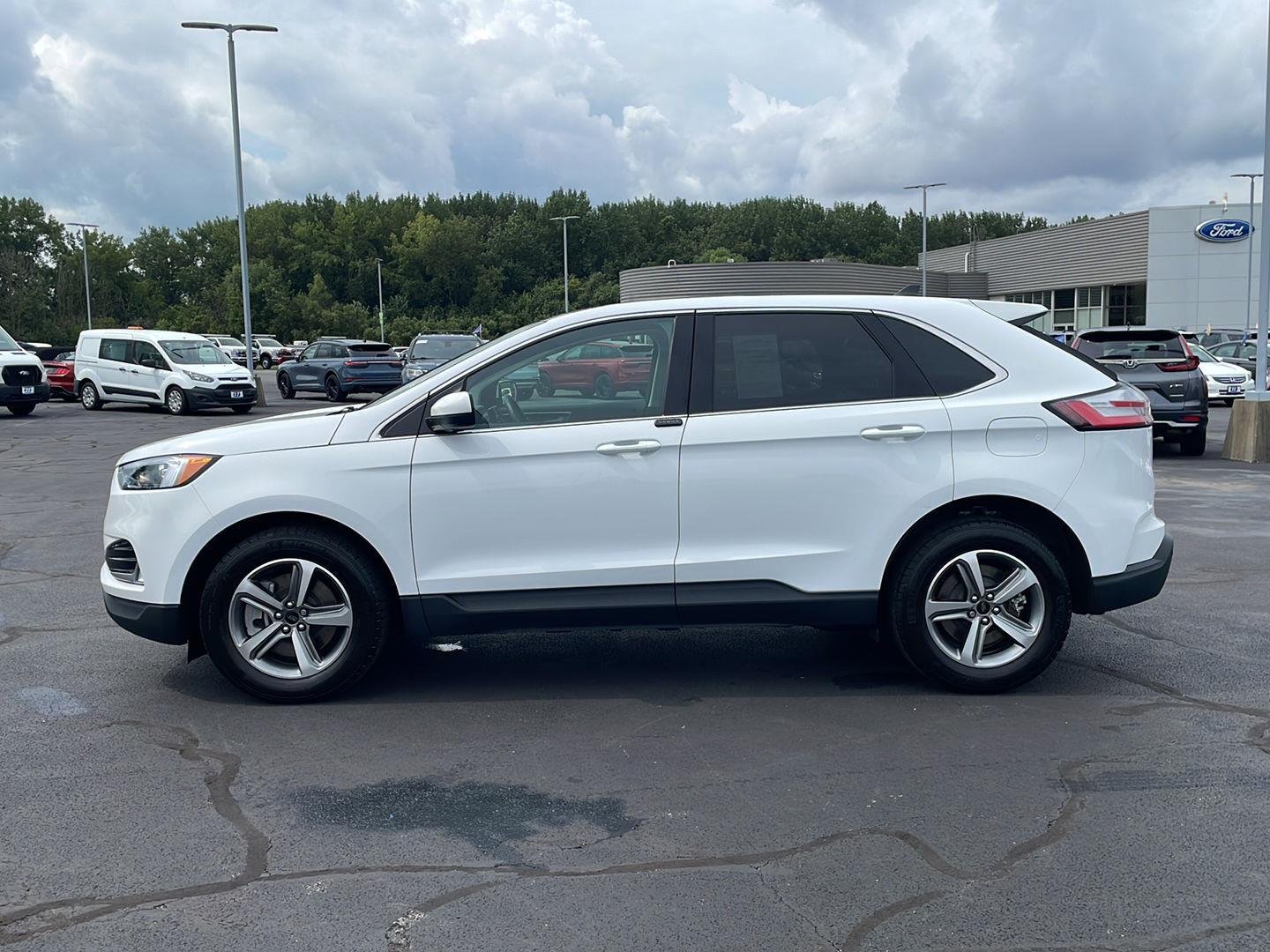 Used 2024 Oxford White Ford SEL image 2
