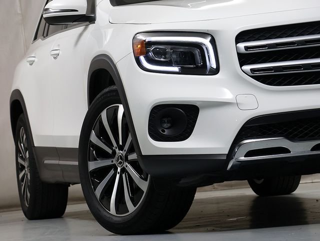 Certified Used 2023 Polar White Mercedes-Benz GLB 250 image 4
