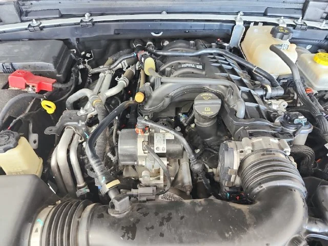 Used 2023 White Jeep Sport S image 18