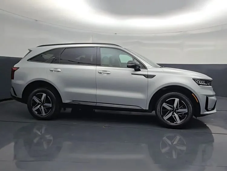 Used 2022  Kia S Sport Utility 4D image 8