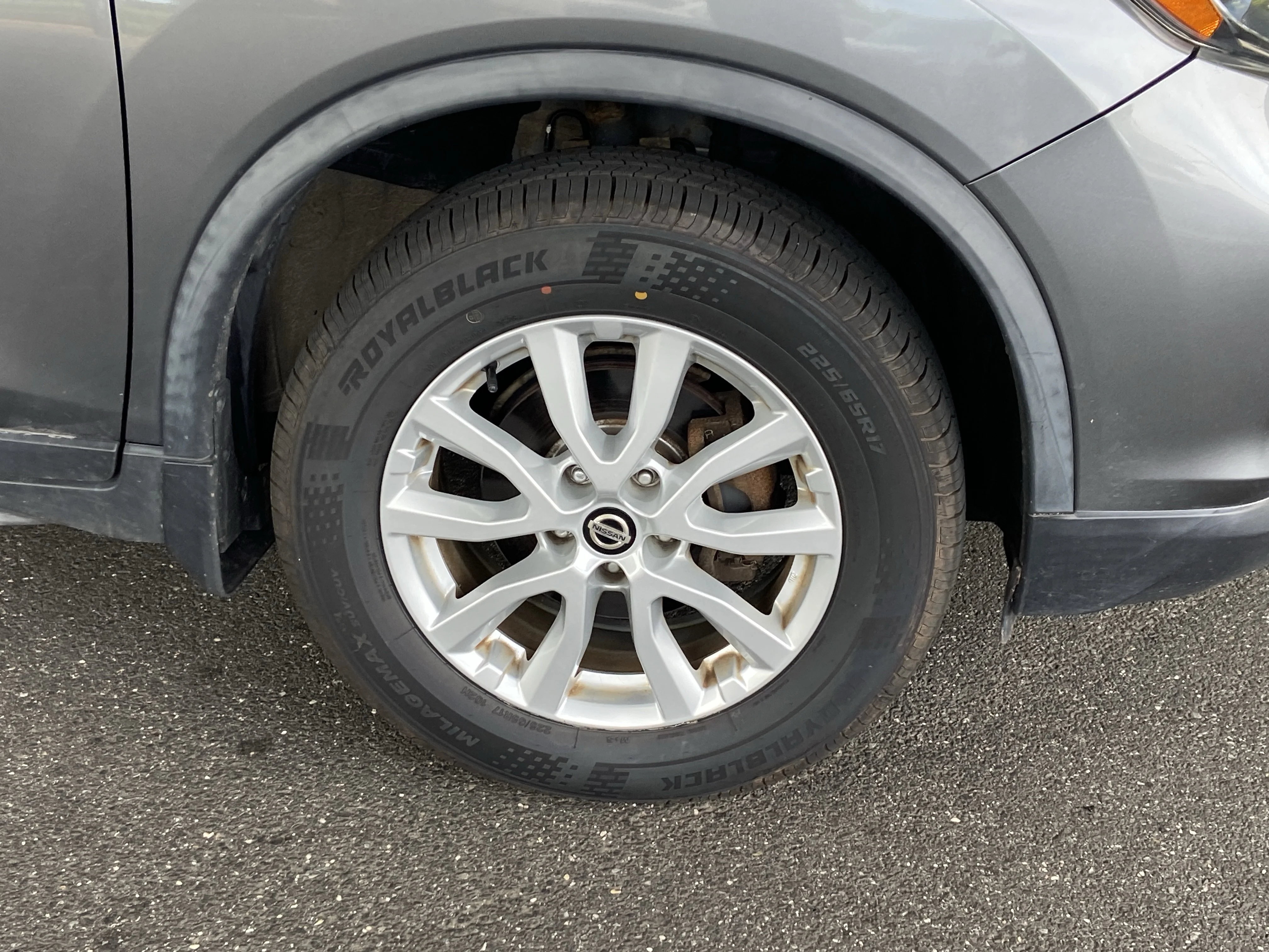 Used 2019 Gun Metallic Nissan SV image 9