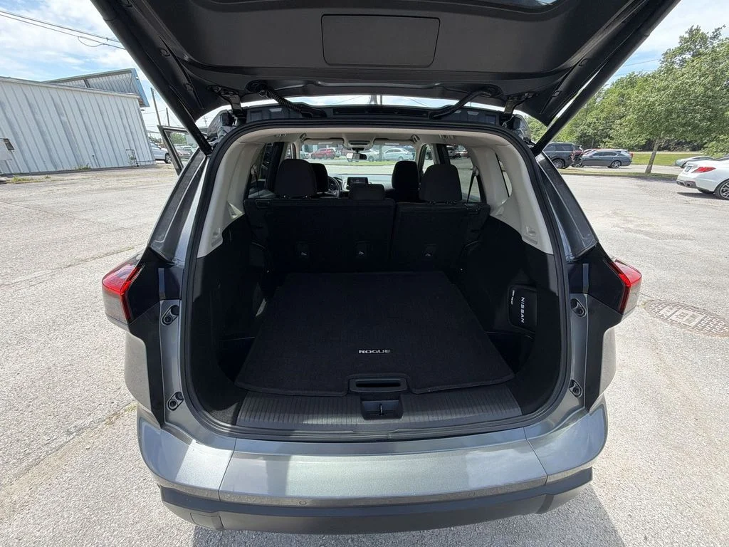 Used 2025 Gray Nissan SV image 22