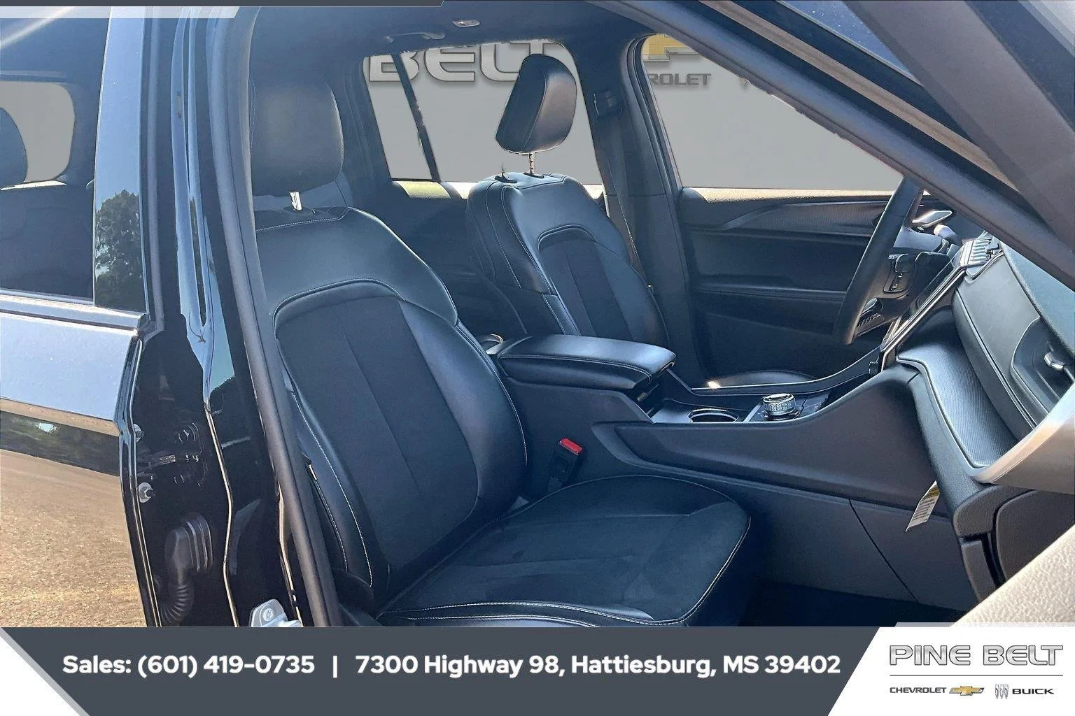 Used 2025 Diamond Black Crystal Pearlcoat Jeep Altitude image 6