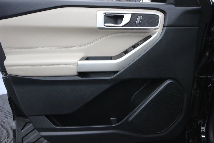 Used 2022 Black Ford XLT image 11